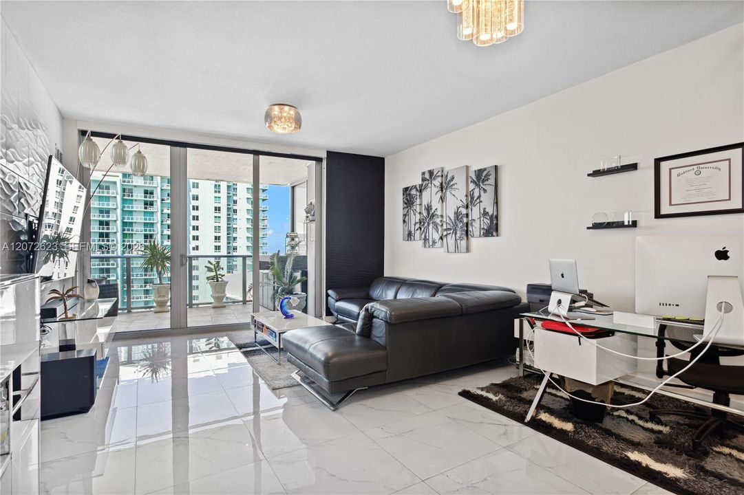 В аренду: $4,900 (1 спален, 2 ванн, 979 Квадратных фут)