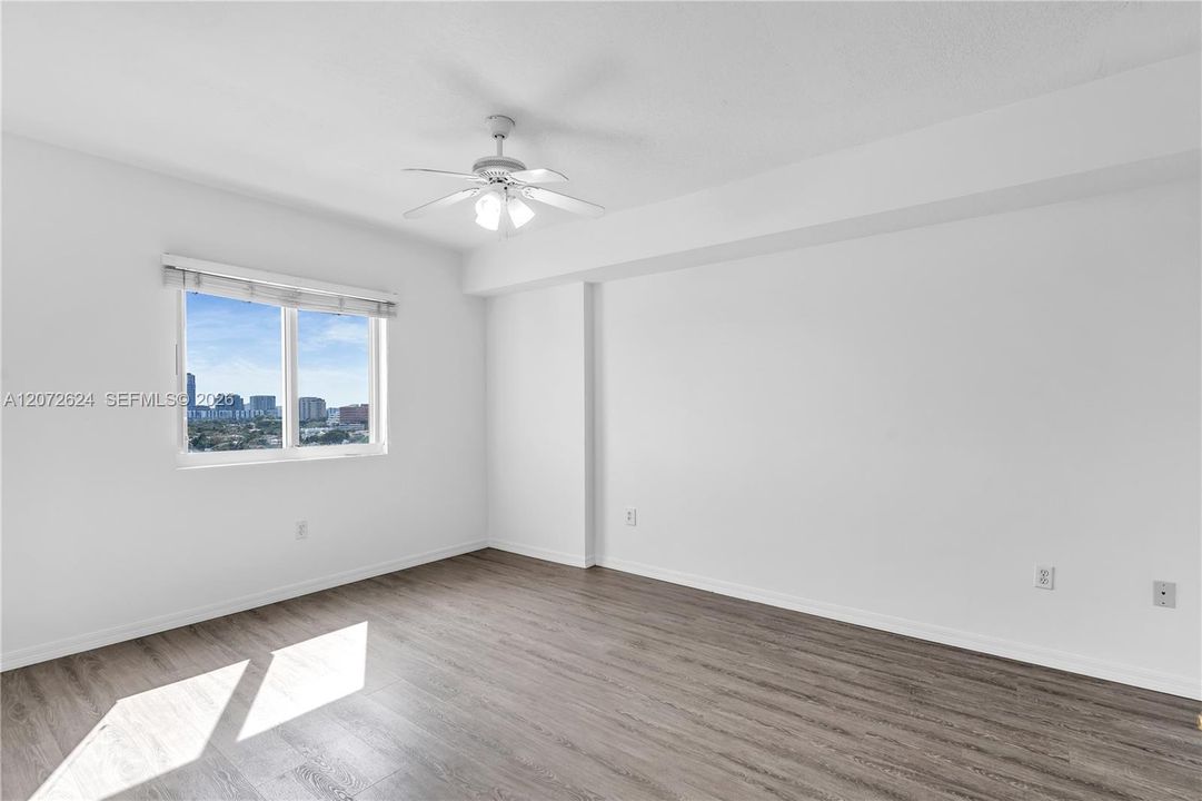 Second bedroom.