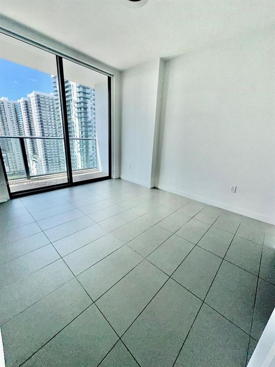В аренду: $3,600 (2 спален, 2 ванн, 882 Квадратных фут)