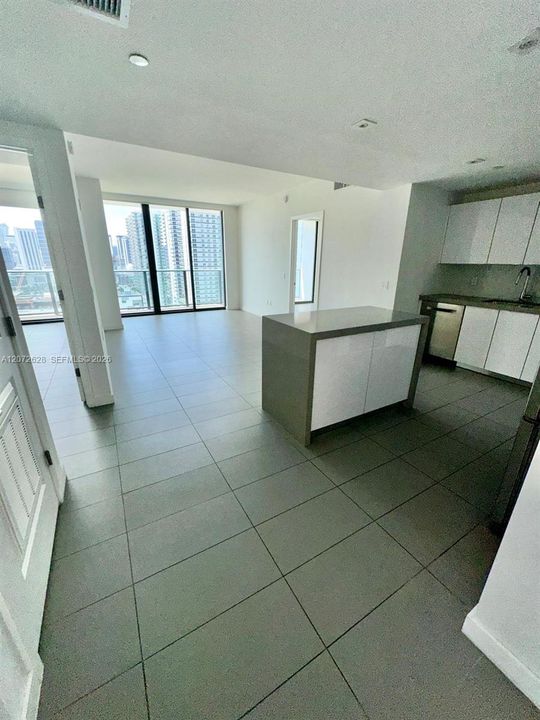 В аренду: $3,600 (2 спален, 2 ванн, 882 Квадратных фут)