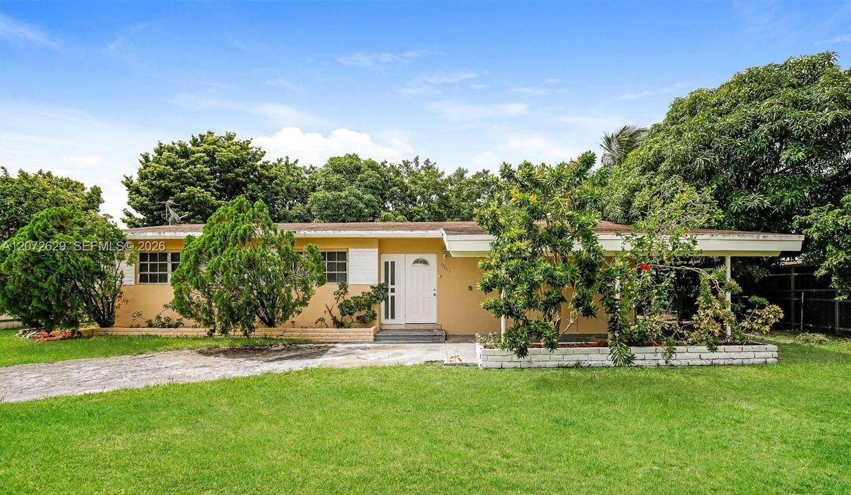 For Rent: $2,930 (4 beds, 2 baths, 1780 Square Feet)