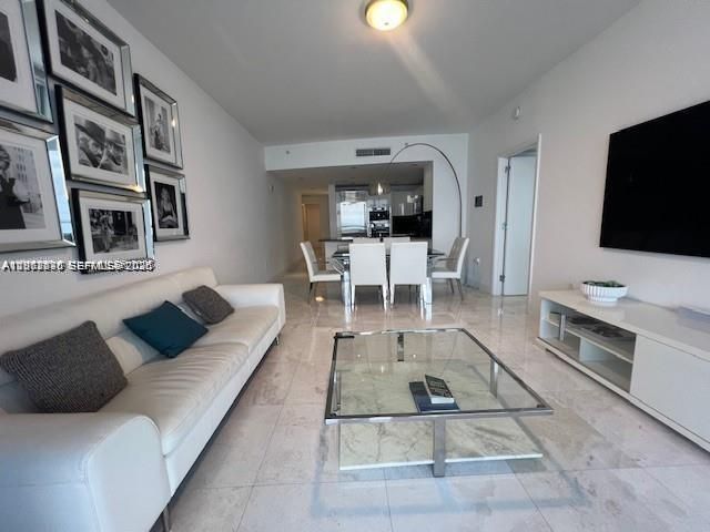 For Rent: $7,400 (1 beds, 2 baths, 1161 Square Feet)