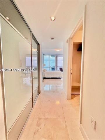 For Rent: $7,400 (1 beds, 2 baths, 1161 Square Feet)