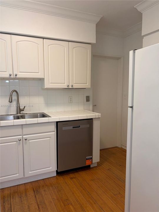 В аренду: $2,950 (2 спален, 1 ванн, 1213 Квадратных фут)