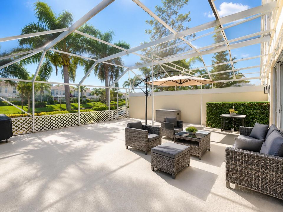 Spacious screened patio