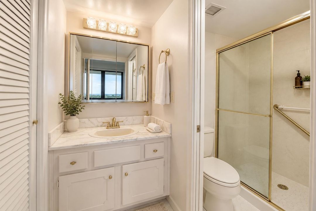 2nd Full Bathroom