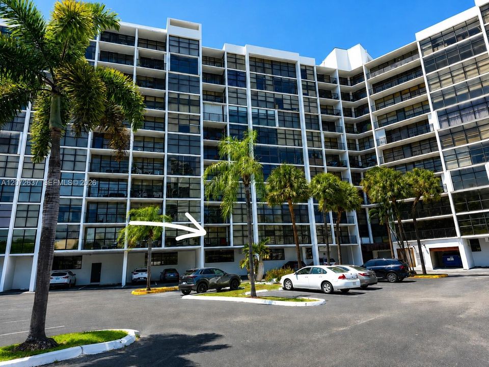For Rent: $2,200 (1 beds, 2 baths, 1075 Square Feet)
