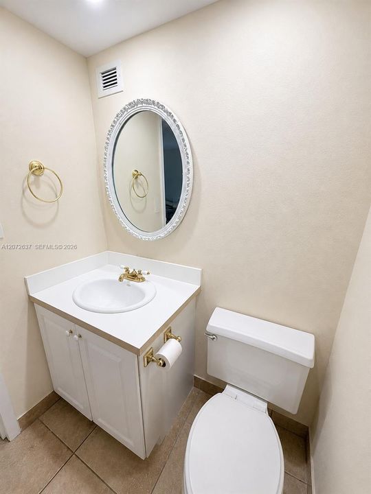 For Rent: $2,200 (1 beds, 2 baths, 1075 Square Feet)
