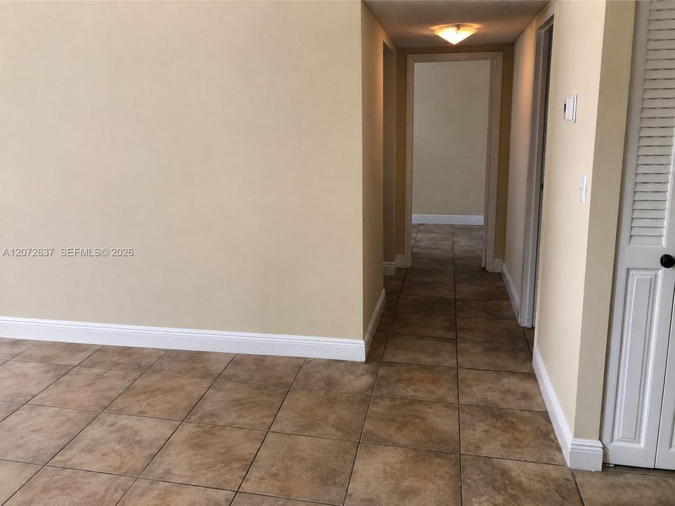 For Rent: $2,200 (1 beds, 2 baths, 1075 Square Feet)