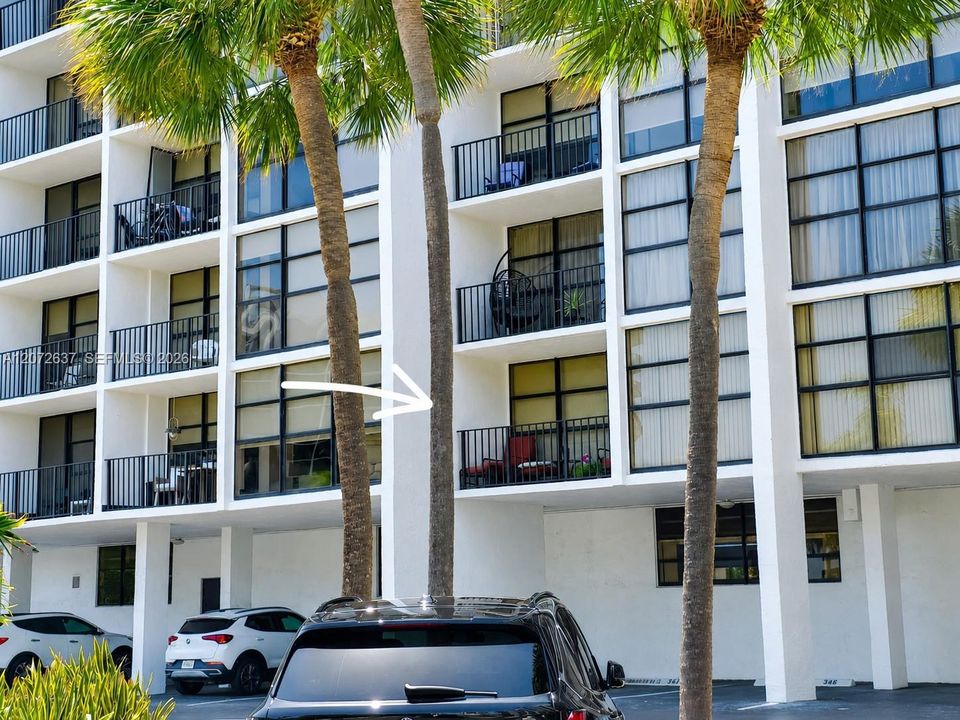 For Rent: $2,200 (1 beds, 2 baths, 1075 Square Feet)