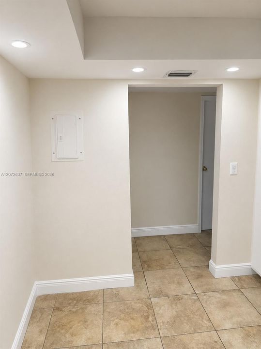For Rent: $2,200 (1 beds, 2 baths, 1075 Square Feet)