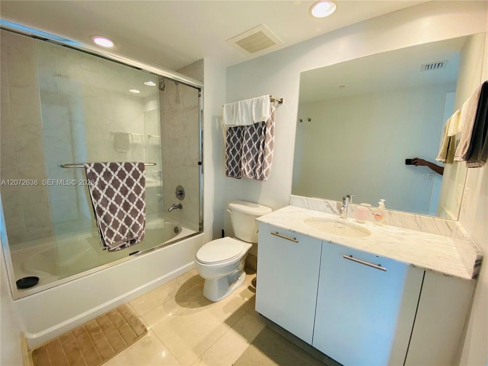 В аренду: $3,250 (1 спален, 1 ванн, 628 Квадратных фут)
