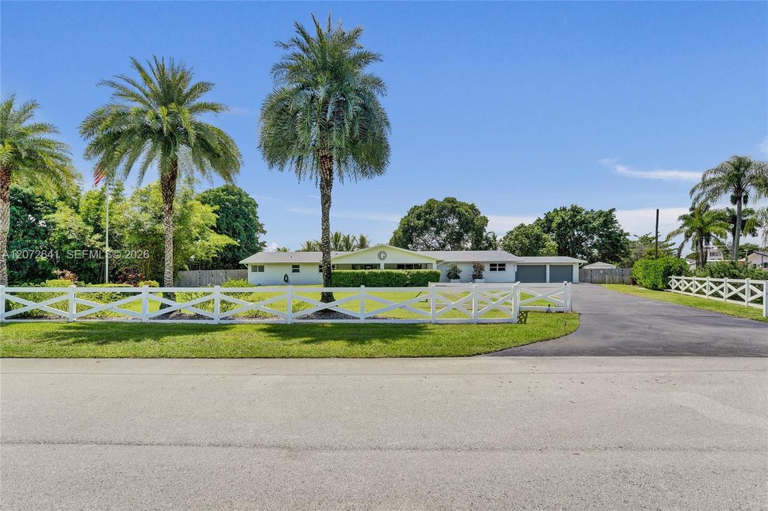 For Sale: $1,649,000 (4 beds, 2 baths, 4349 Square Feet)