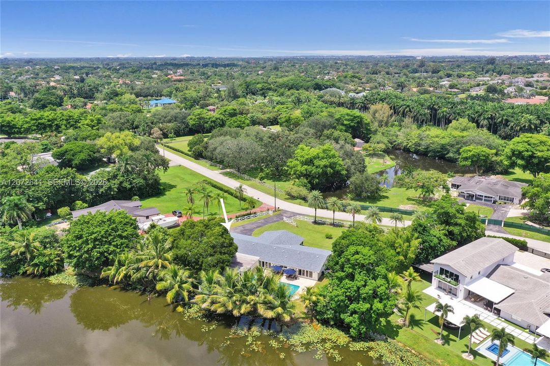 For Sale: $1,649,000 (4 beds, 2 baths, 4349 Square Feet)