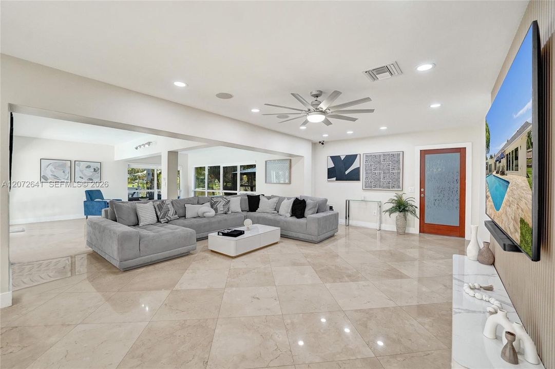 For Sale: $1,649,000 (4 beds, 2 baths, 4349 Square Feet)