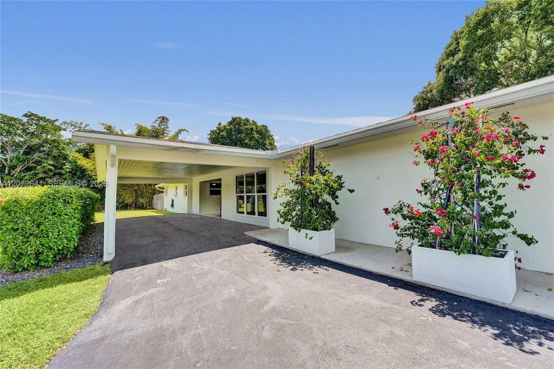 For Sale: $1,649,000 (4 beds, 2 baths, 4349 Square Feet)