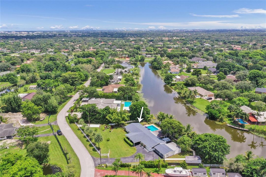 For Sale: $1,649,000 (4 beds, 2 baths, 4349 Square Feet)