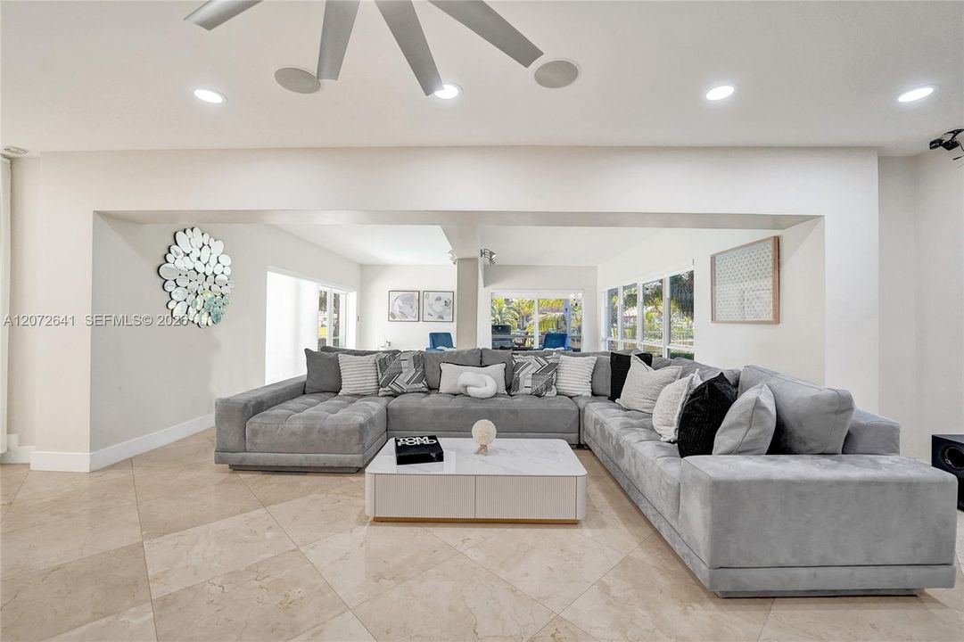 For Sale: $1,649,000 (4 beds, 2 baths, 4349 Square Feet)