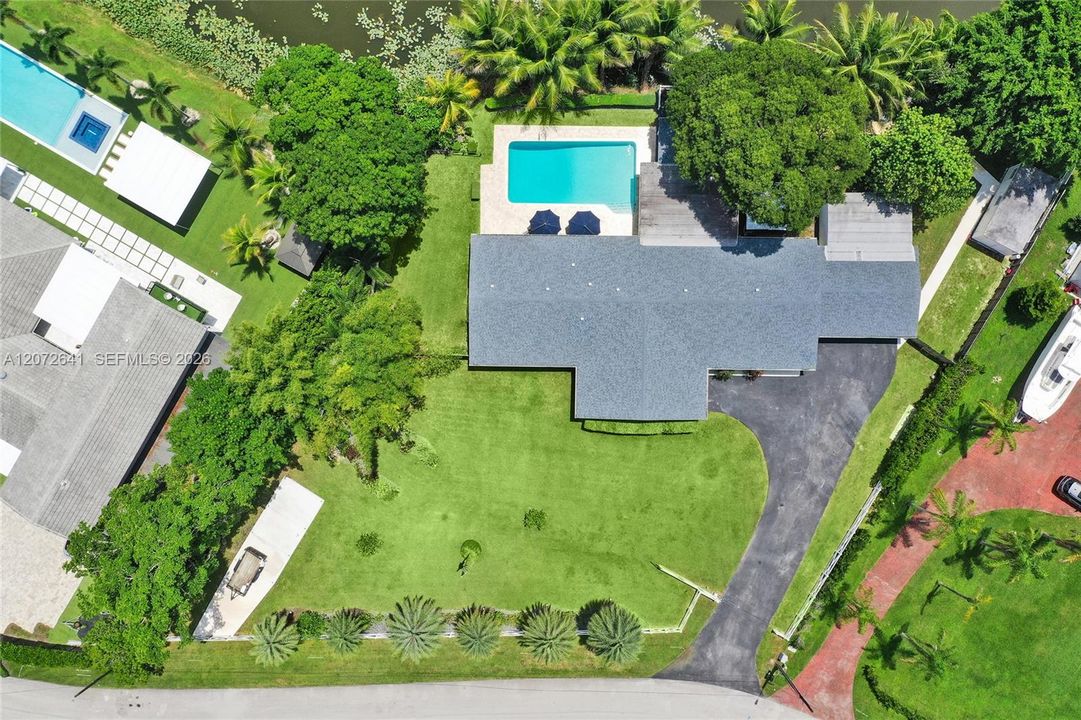 For Sale: $1,649,000 (4 beds, 2 baths, 4349 Square Feet)