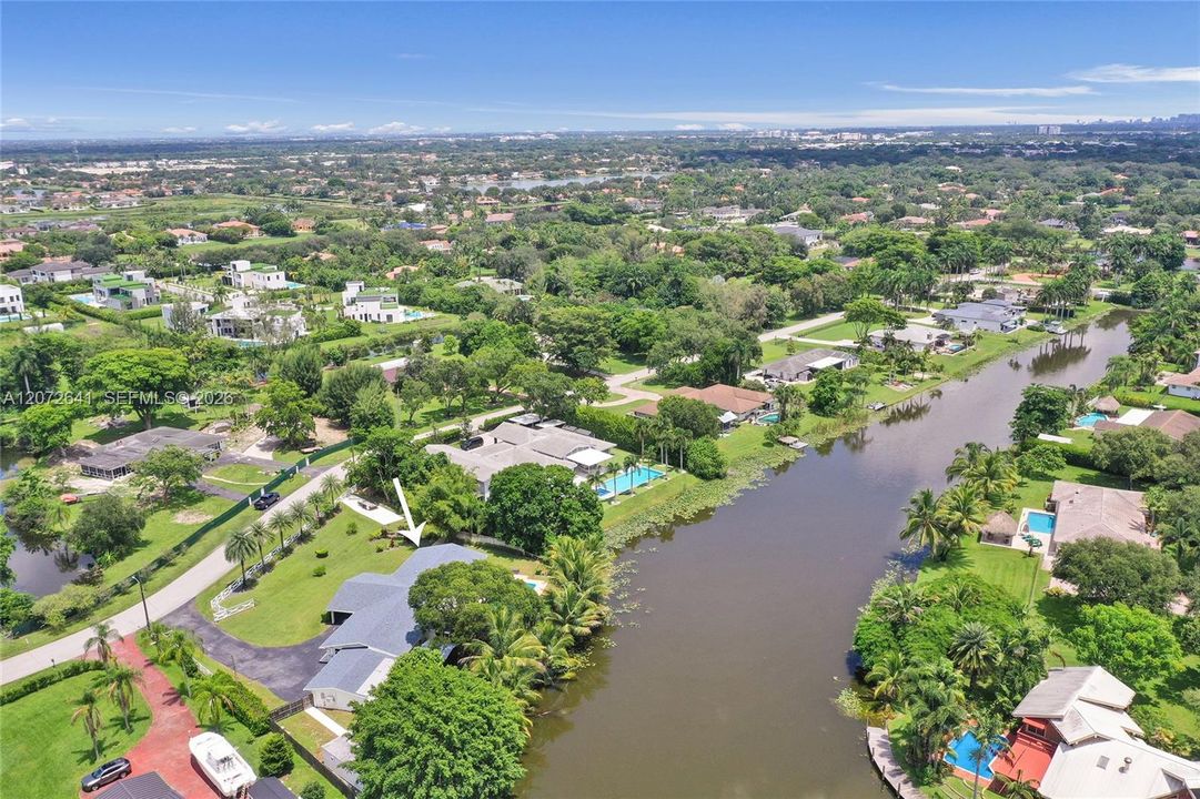 For Sale: $1,649,000 (4 beds, 2 baths, 4349 Square Feet)