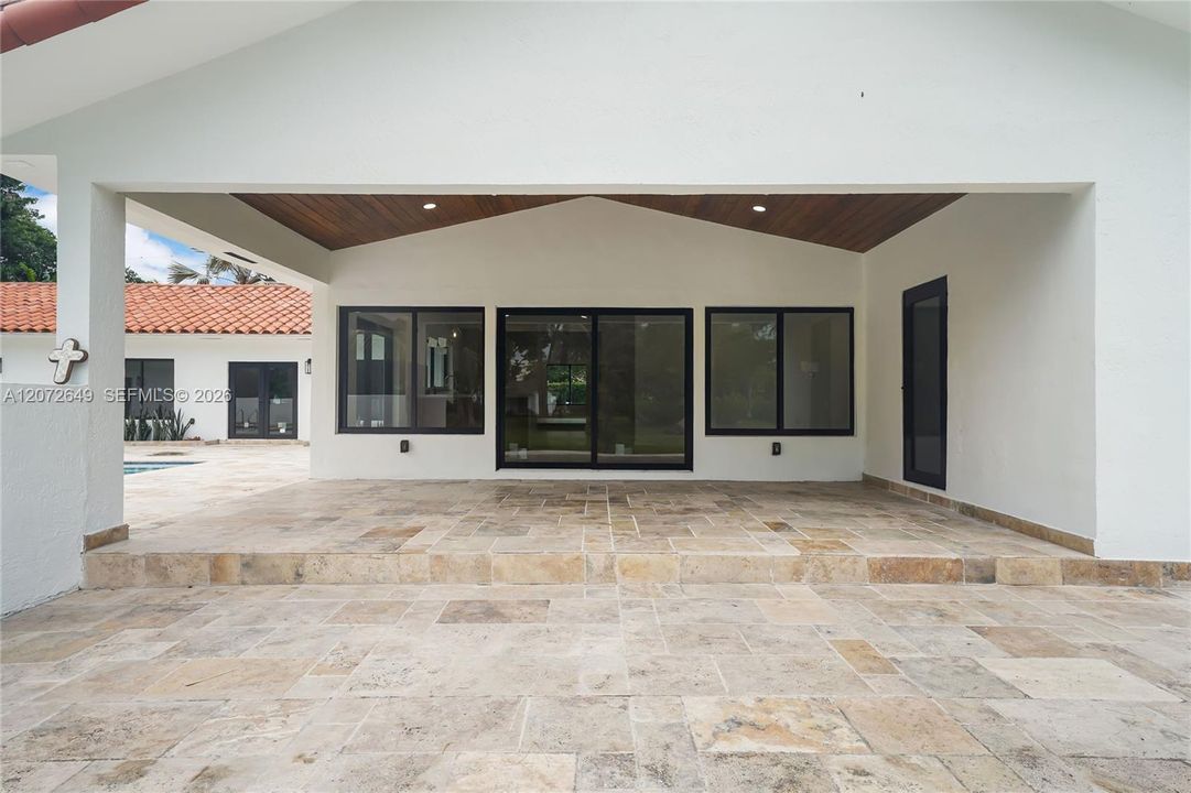 Outdoor dining / living area