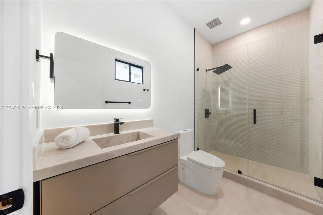 Bathroom No. 2 Suite with full bathroom and walk in closet