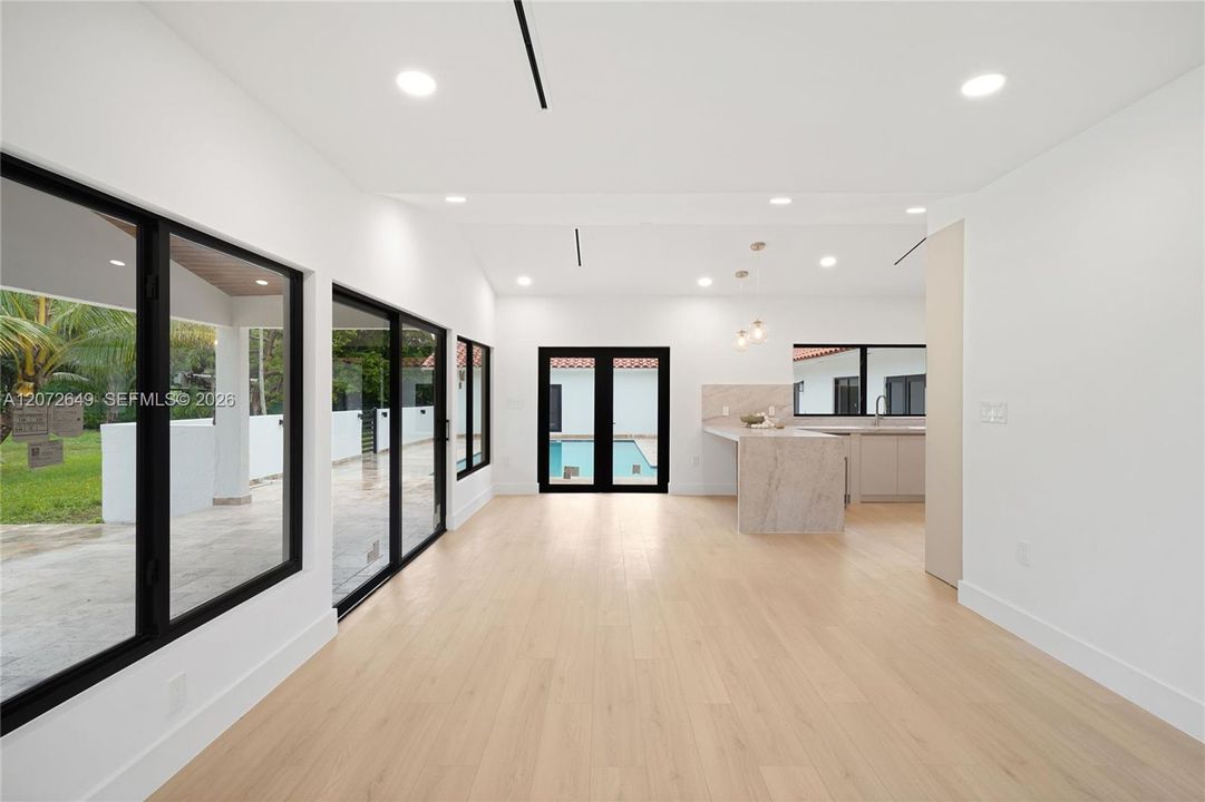 For Sale: $3,950,000 (5 beds, 5 baths, 5718 Square Feet)