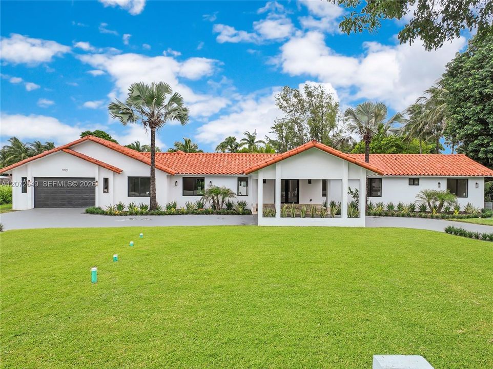 For Sale: $3,950,000 (5 beds, 5 baths, 5718 Square Feet)