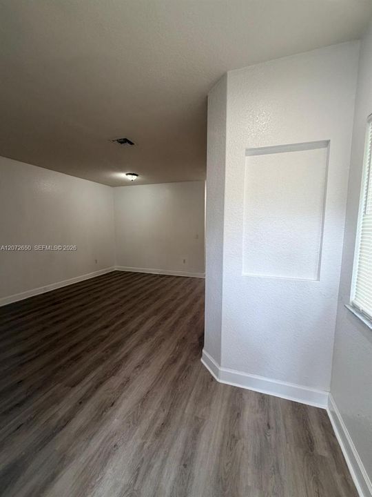 For Rent: $2,900 (3 beds, 2 baths, 1450 Square Feet)