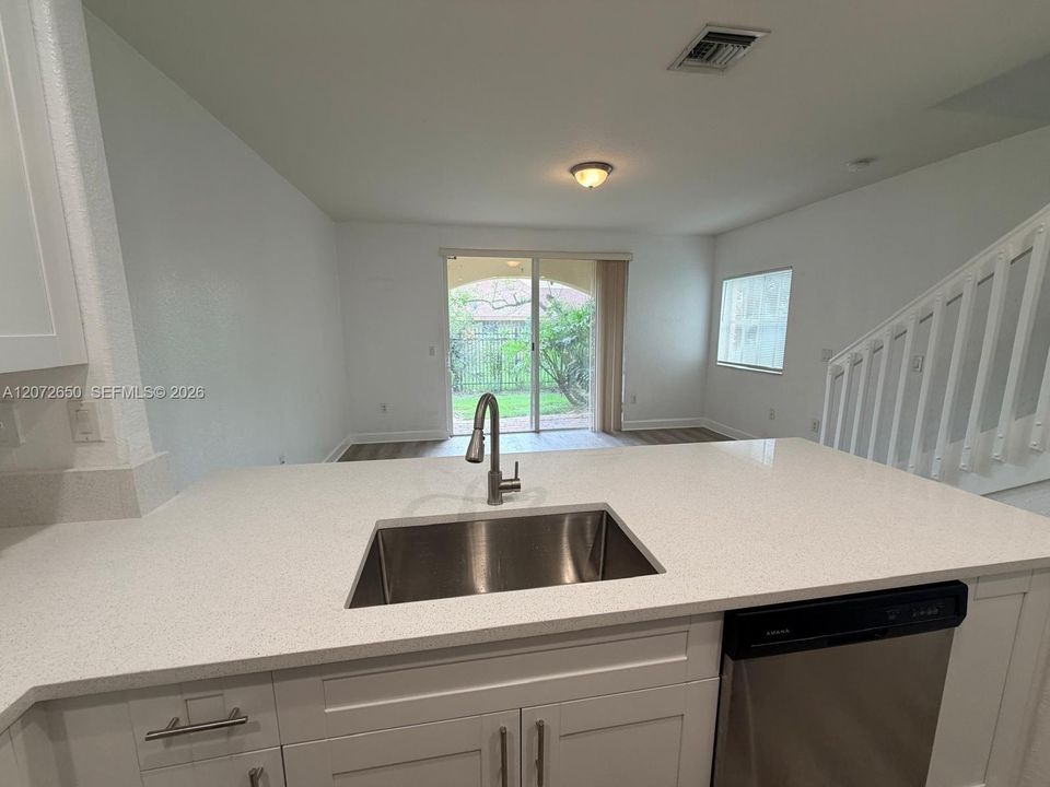 For Rent: $2,900 (3 beds, 2 baths, 1450 Square Feet)