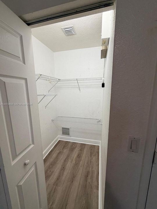 For Rent: $2,900 (3 beds, 2 baths, 1450 Square Feet)