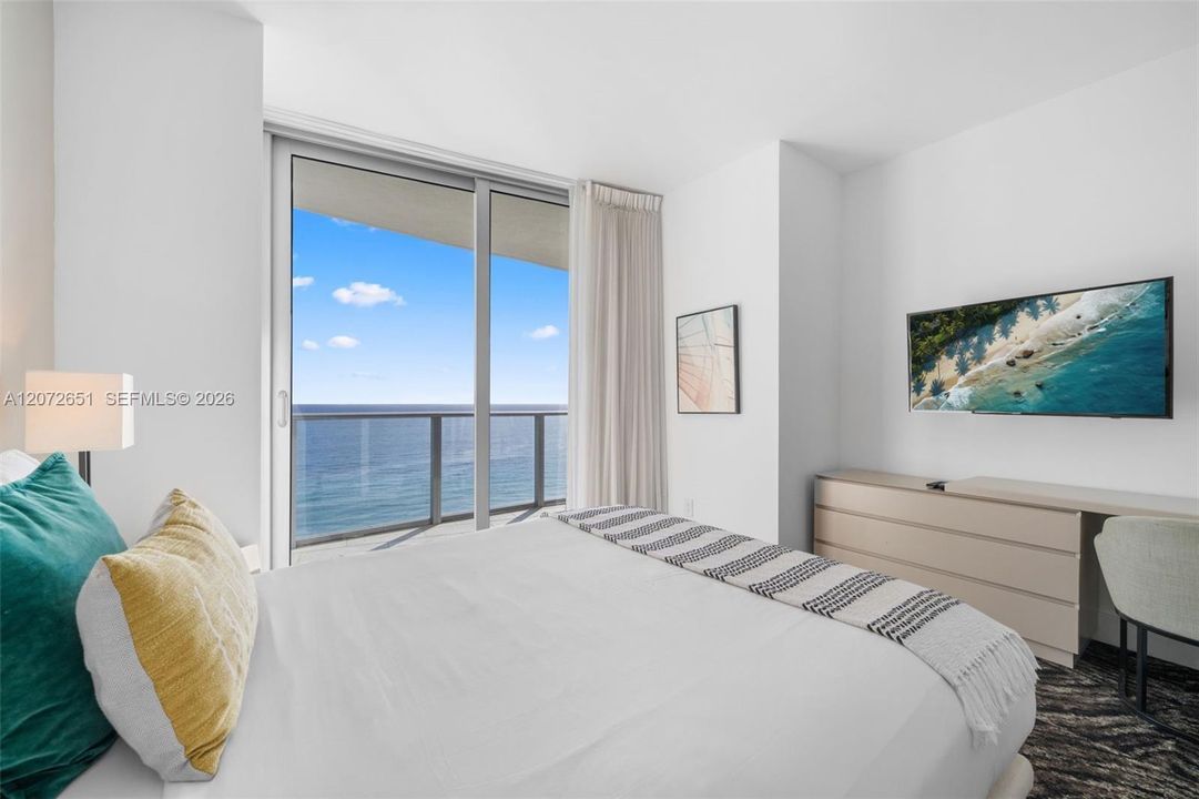 For Sale: $1,742,000 (3 beds, 3 baths, 1771 Square Feet)