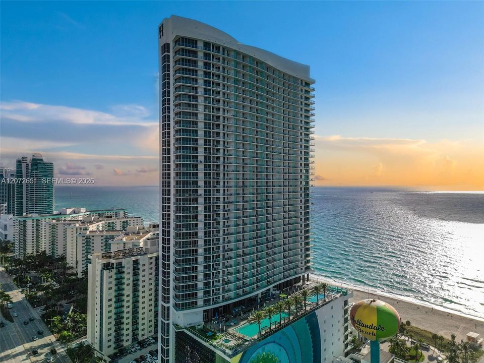 For Sale: $1,742,000 (3 beds, 3 baths, 1771 Square Feet)