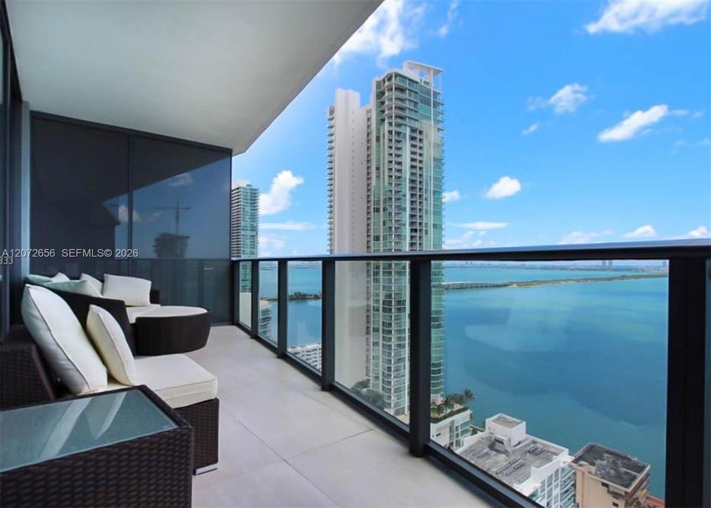For Sale: $5,300 (2 beds, 2 baths, 1107 Square Feet)