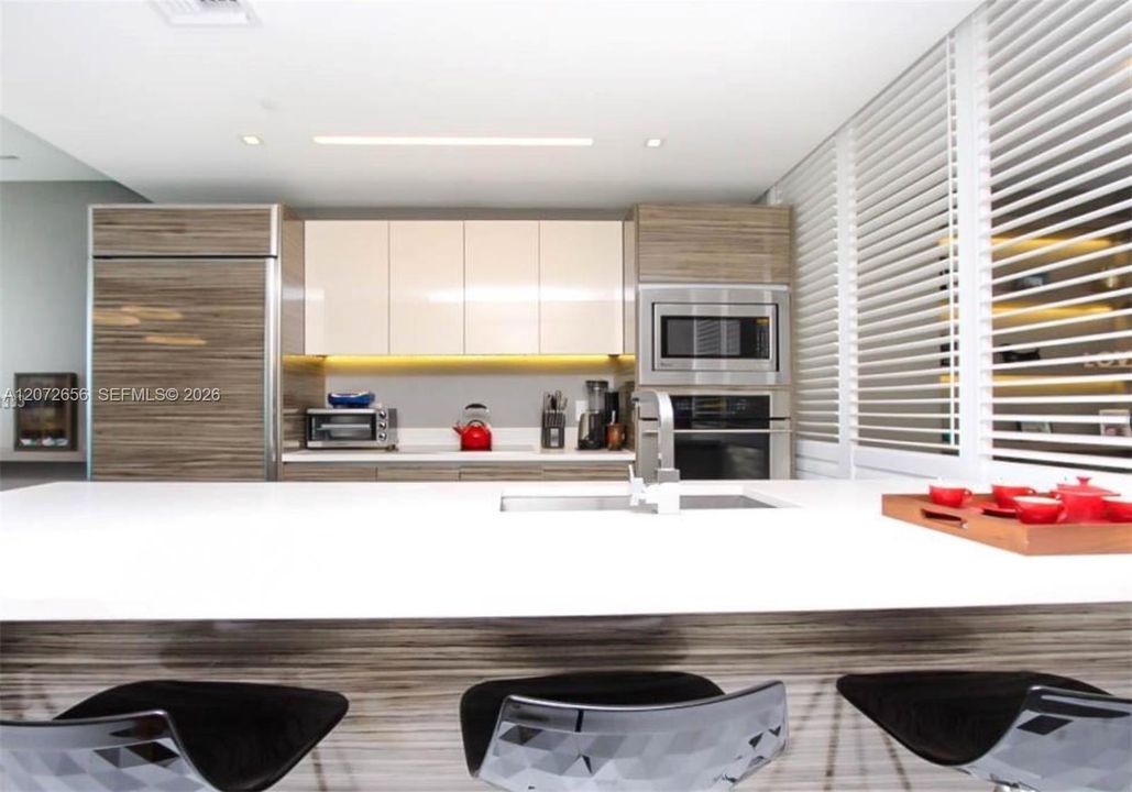 For Sale: $5,300 (2 beds, 2 baths, 1107 Square Feet)