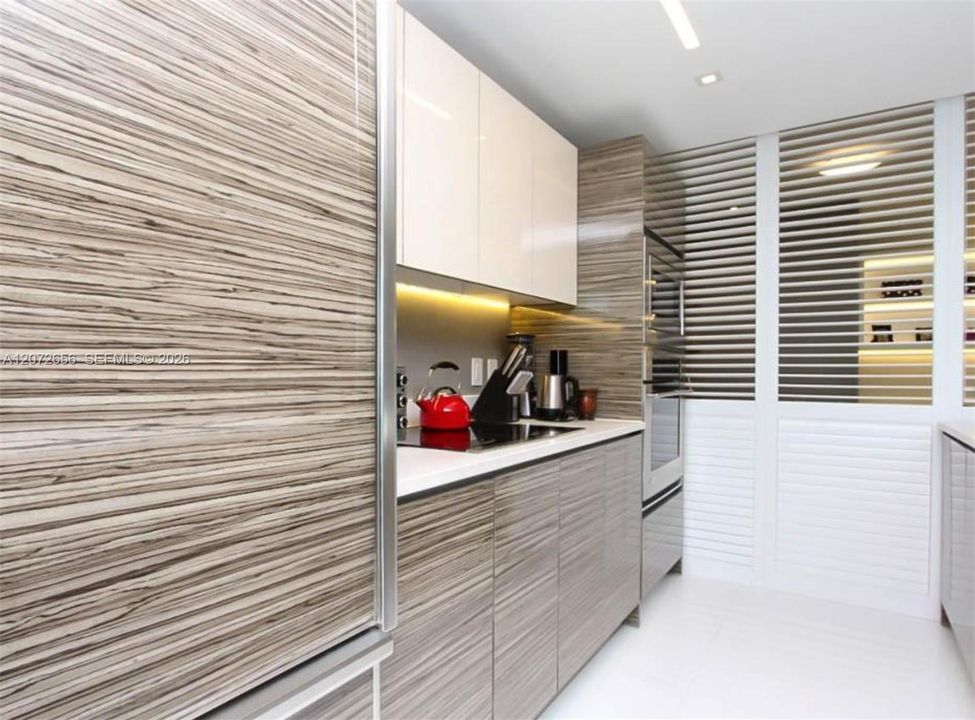 For Sale: $5,300 (2 beds, 2 baths, 1107 Square Feet)