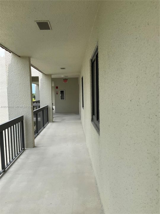 For Sale: $165,000 (2 beds, 2 baths, 1042 Square Feet)