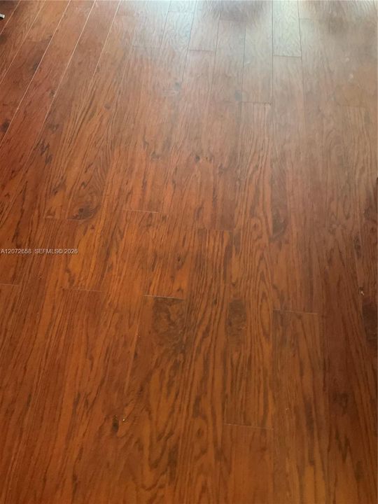 For Sale: $165,000 (2 beds, 2 baths, 1042 Square Feet)