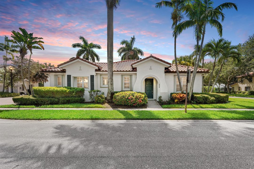 002-542TomahawkCourt- sunset