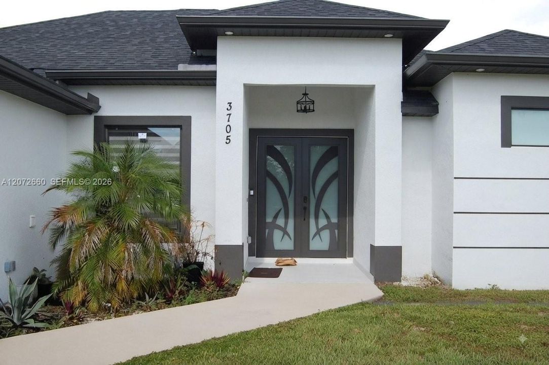 Front view & door