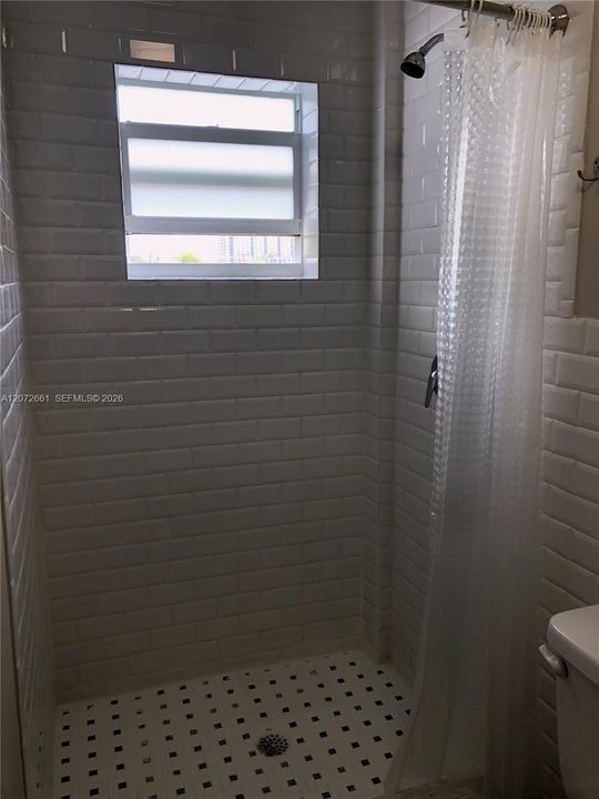 En Renta: $2,250 (1 camas, 1 baños, 700 Pies cuadrados)