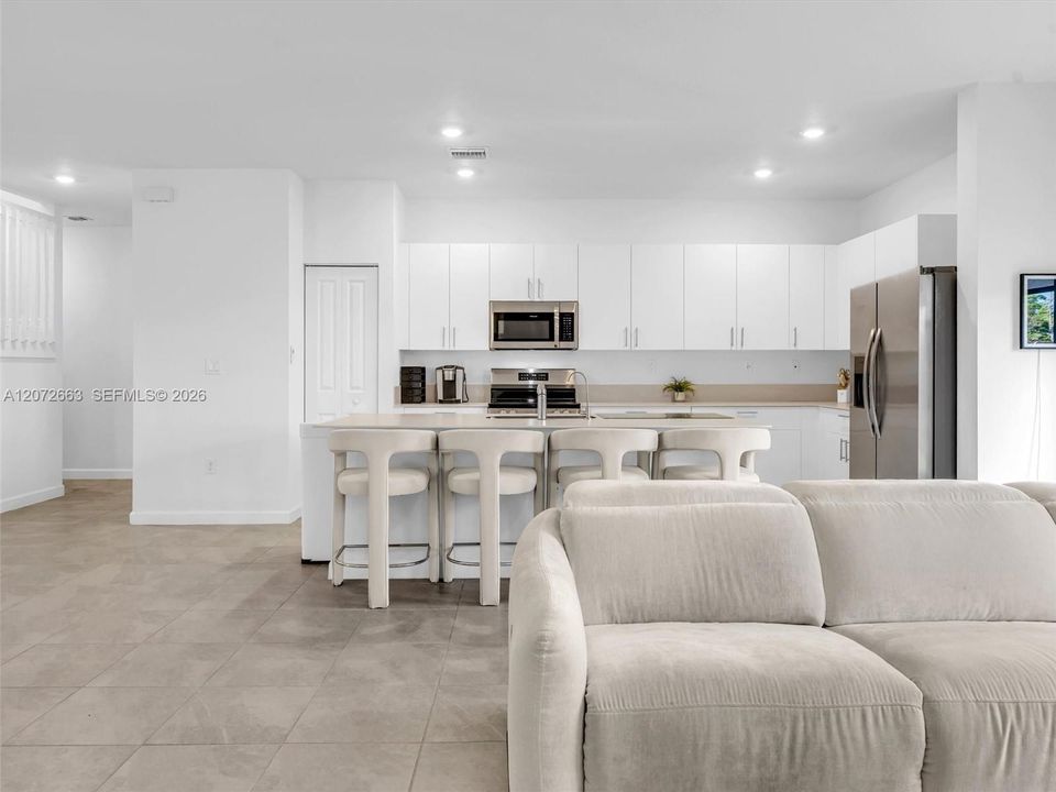 For Rent: $4,700 (5 beds, 3 baths, 3150 Square Feet)