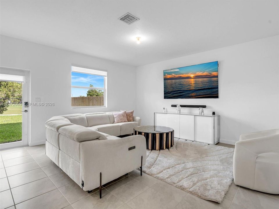 For Rent: $4,700 (5 beds, 3 baths, 3150 Square Feet)