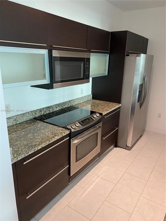 В аренду: $2,850 (1 спален, 1 ванн, 704 Квадратных фут)