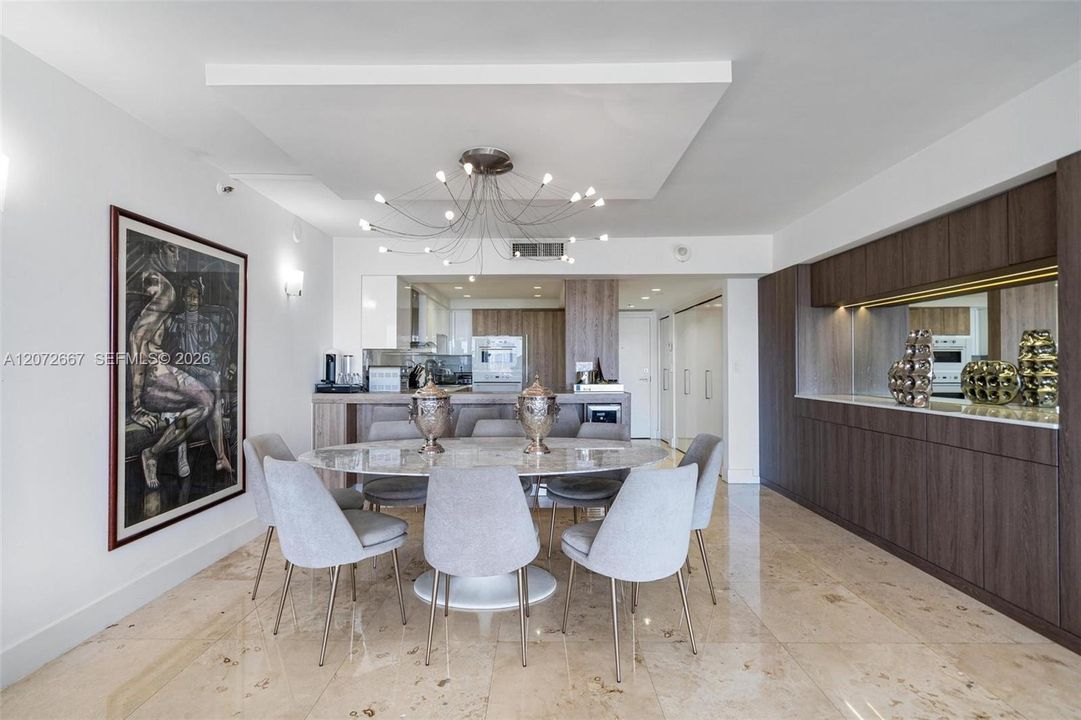 На продажу: $368,000 (2 спален, 2 ванн, 1169 Квадратных фут)