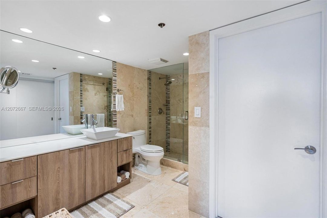 На продажу: $368,000 (2 спален, 2 ванн, 1169 Квадратных фут)