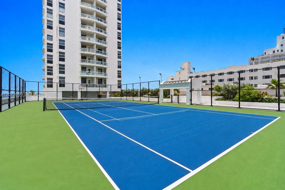 В аренду: $13,000 (2 спален, 2 ванн, 1250 Квадратных фут)