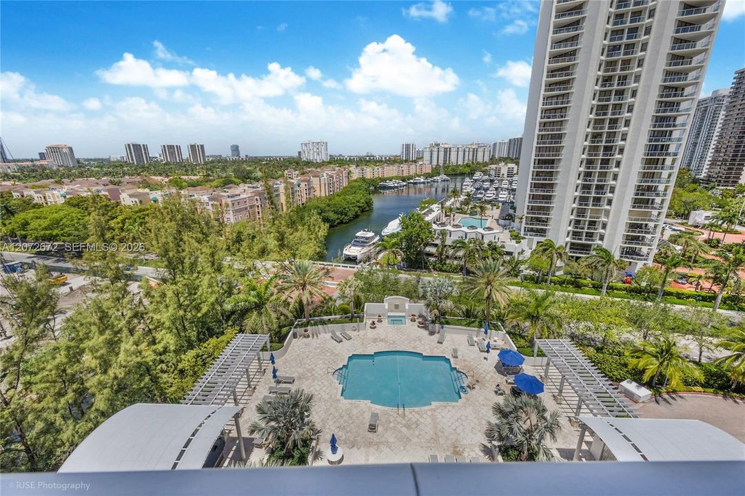 For Rent: $5,000 (2 beds, 2 baths, 1425 Square Feet)