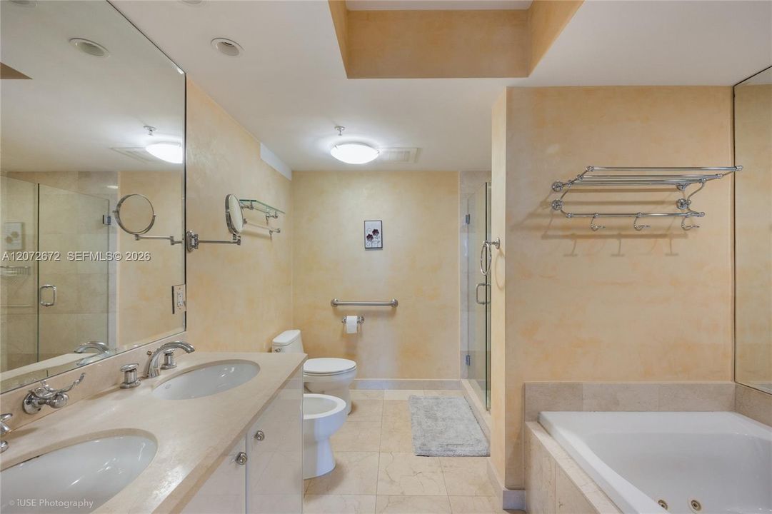 For Rent: $5,000 (2 beds, 2 baths, 1425 Square Feet)