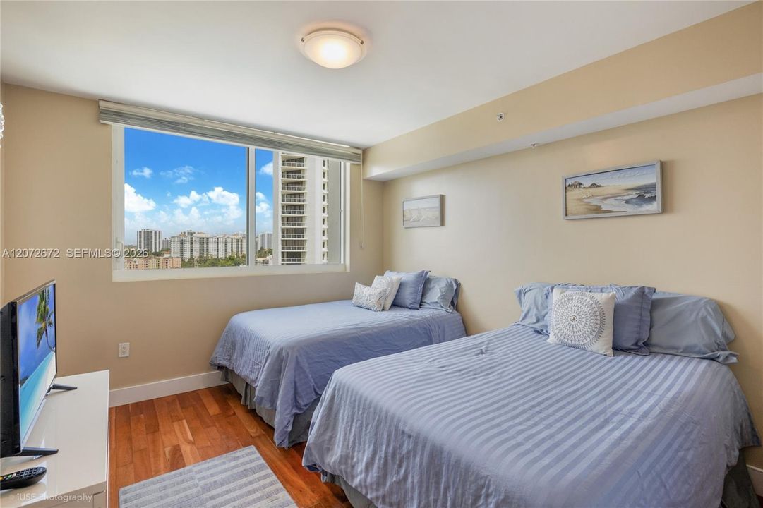 For Rent: $5,000 (2 beds, 2 baths, 1425 Square Feet)
